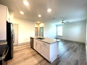 Building Photo - 2601 N Austin Ave