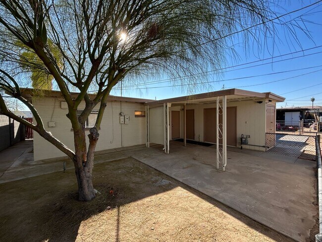 Building Photo - 11202 W Nevada Ave