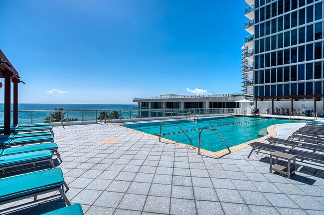 Building Photo - 6899 Collins Ave