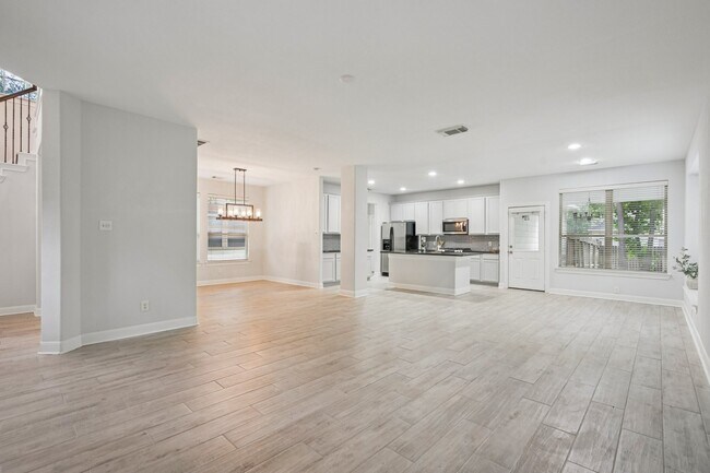 Building Photo - 90 Panterra Way