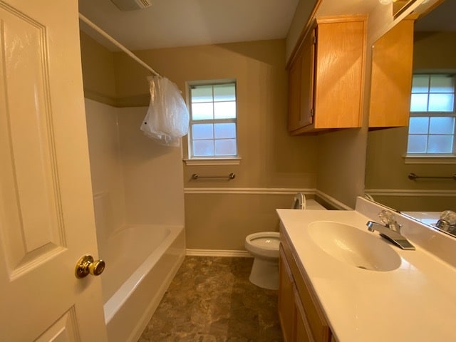 Guest Bathroom - 1115 Oak Tree Drive