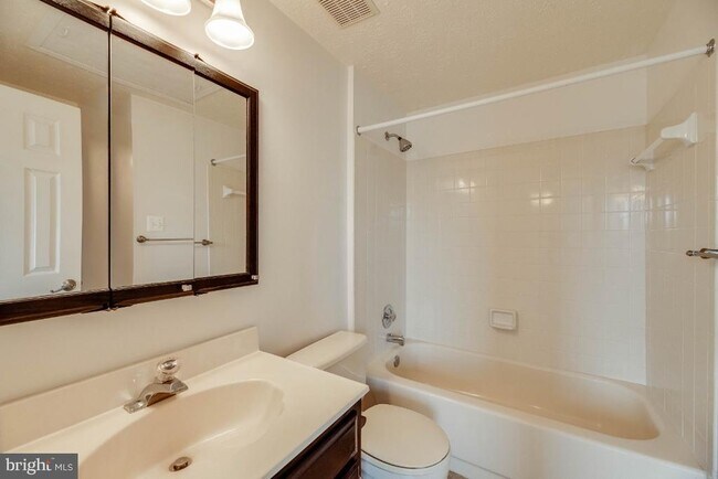 Building Photo - 15098 Arum Pl