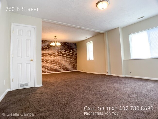 Building Photo - 760 B St