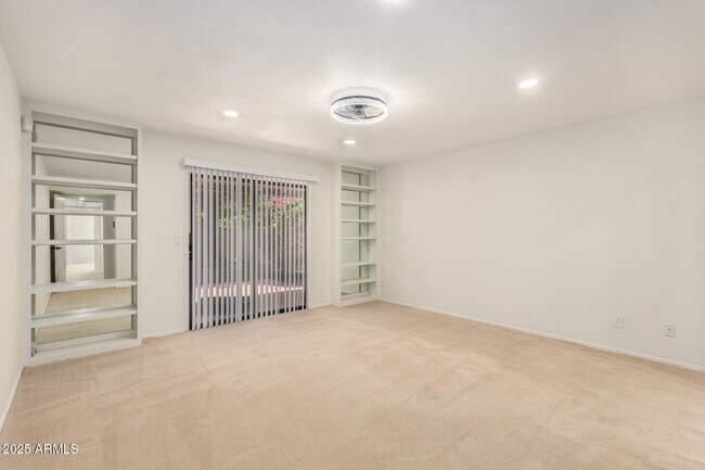 Building Photo - 9645 W Kimberly Way