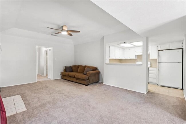 Building Photo - 114 N Kanaio Dr