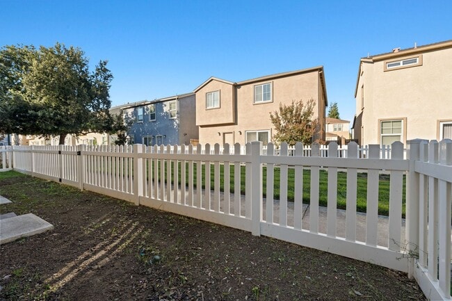 Building Photo - 461 Ashwick Loop