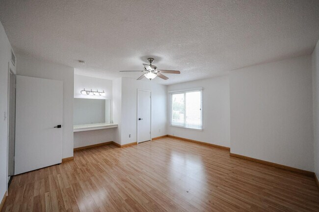Building Photo - 8372 E Solano Dr