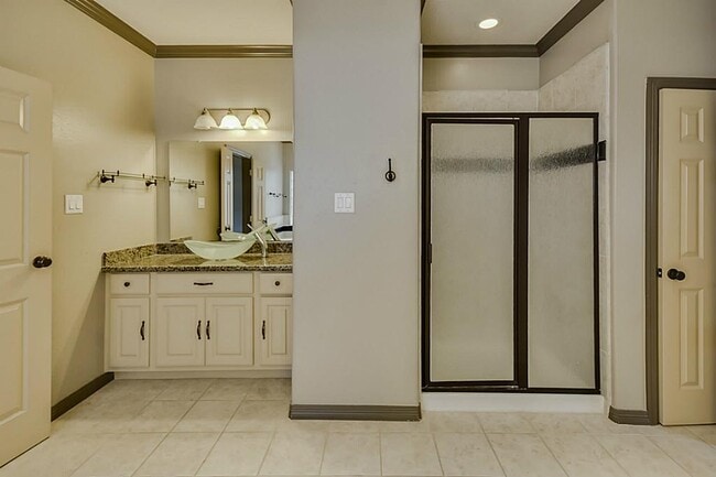 Building Photo - 1143 Sopris Dr