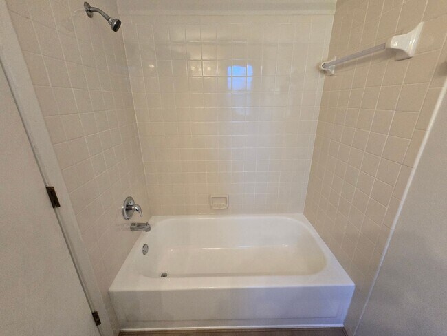 Building Photo - Move-In Ready 3-Bedroom Home Near UTC & Sarasota Airport!