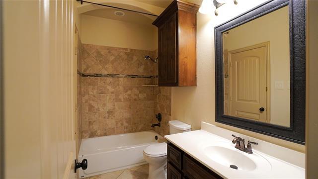 Building Photo - 588 Deverson Dr