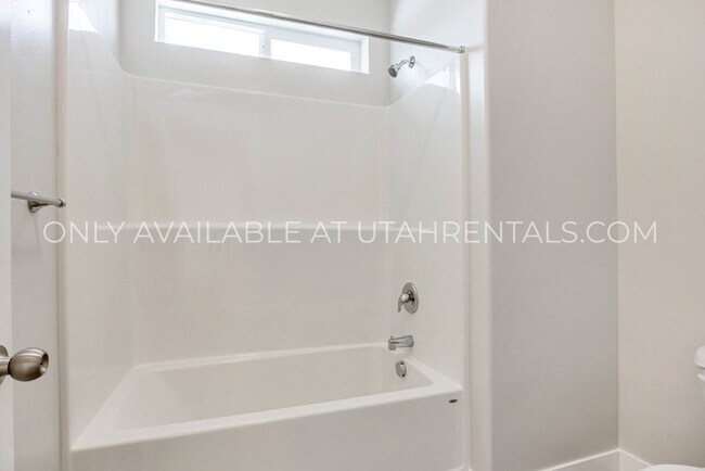 Building Photo - 14484 S Ronan Ln