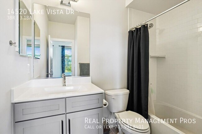Building Photo - 14520 Lake Vista Dr