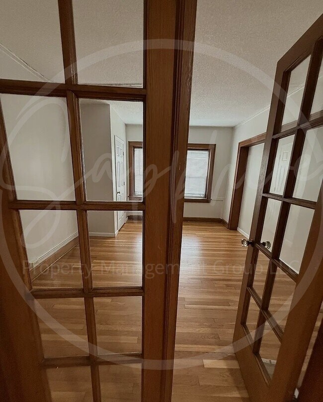 Building Photo - 853 Barnett Ave