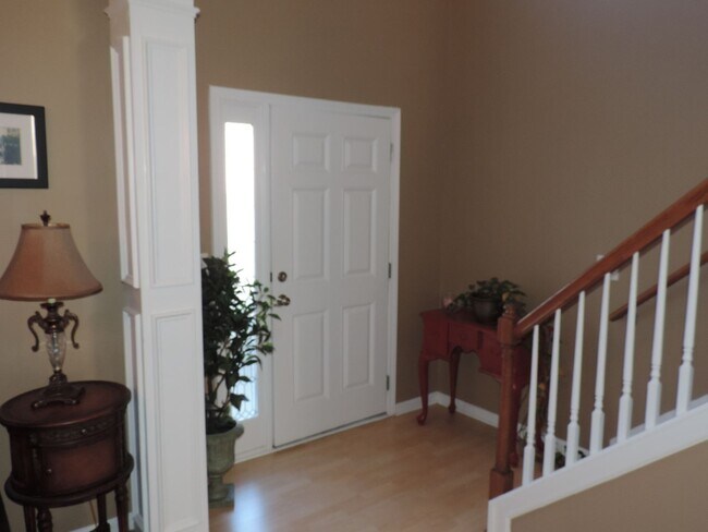 Building Photo - 5 BR/3BA | Newly Renovated Single Family Home |Wheelchair accesible room | Near Pharr Mill Park!