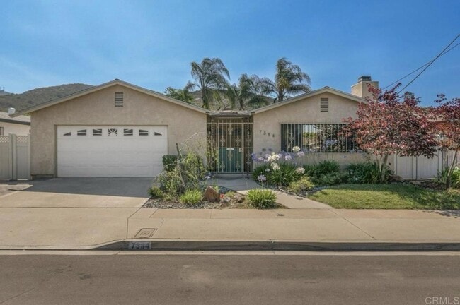 Primary Photo - 3 bedroom, 3 bath home in the heart of San...