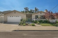 Building Photo - 3 bedroom, 3 bath home in the heart of San...