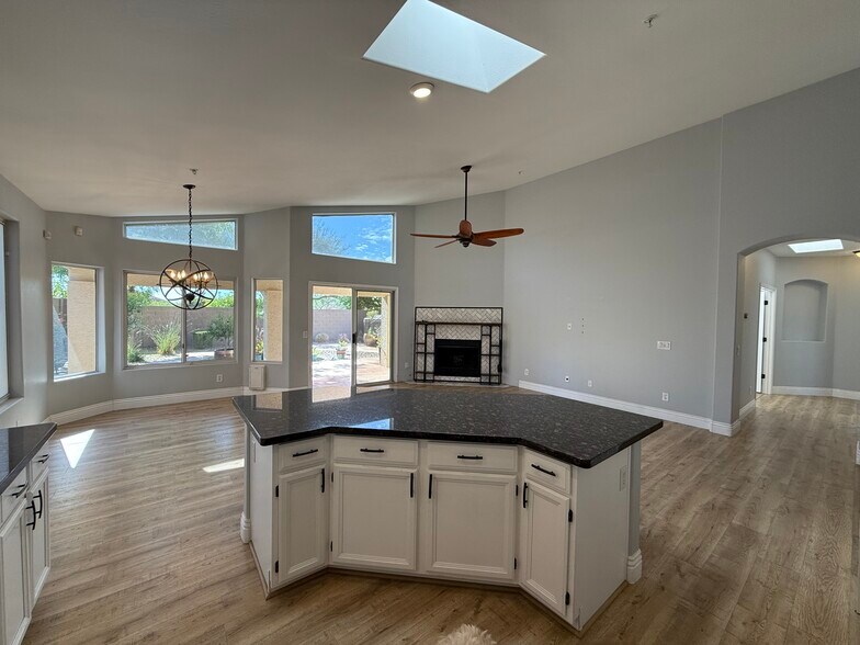 Building Photo - 7285 E Black Rock Rd