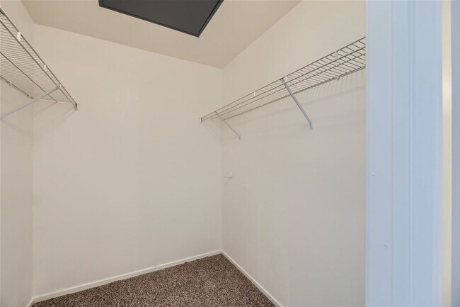 Building Photo - Beautiful Condo in Gated Community - Near Harry Reid Airport