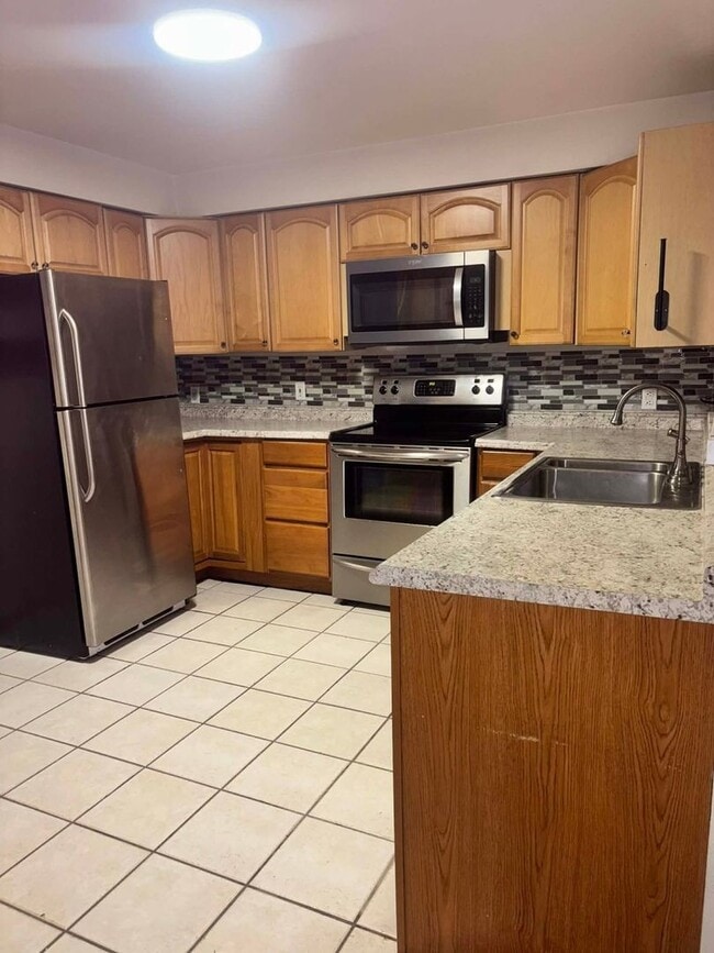 Building Photo - 803 9th Ave NW