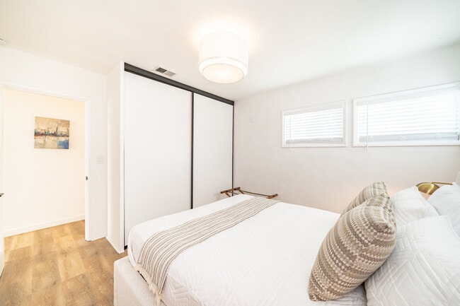 Building Photo - 2818 S Peck Ave