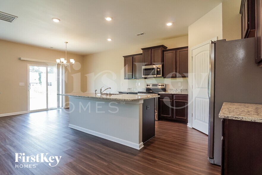 Building Photo - 12572 Downing Dr