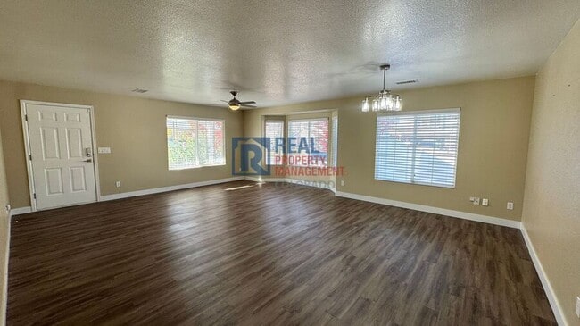 Building Photo - 5440 Perth St