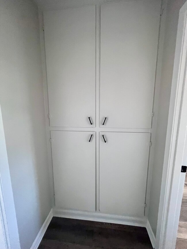 Building Photo - 609 Hemlock St