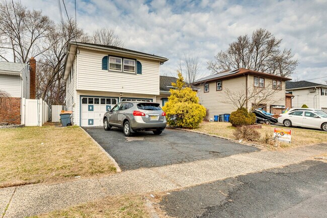 Building Photo - 2851 Debra Way