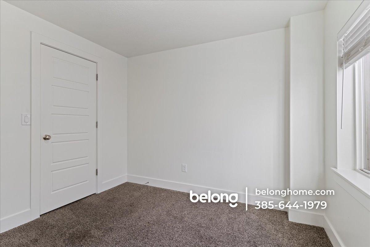 Building Photo - 2333 S Long Dr