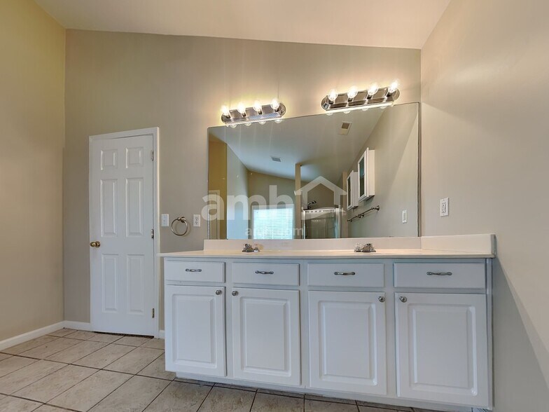 Building Photo - 109 Morrocroft Ln