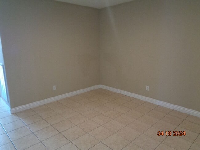Building Photo - Large West Lancaster 2 Story Built in 2004 with 3638 sq. ft.