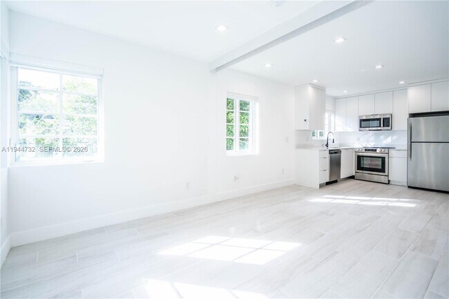 Building Photo - 960 Jefferson Ave