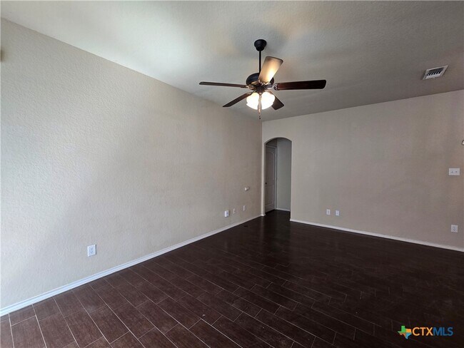 Building Photo - 292 Rosalie Dr