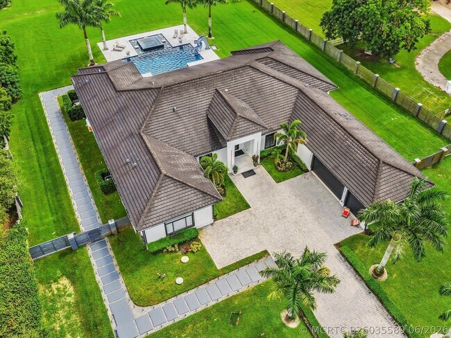Building Photo - 6122 SW 173rd Way