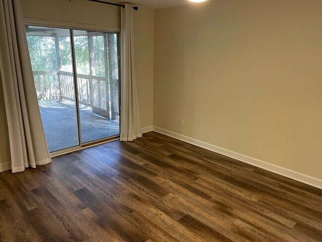 Building Photo - 1901 Faulk Dr