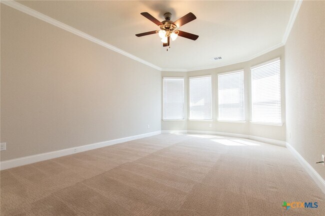 Building Photo - 846 Olive Ln