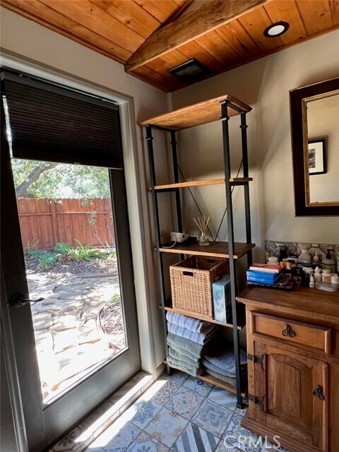 Building Photo - 456 S Skyline Dr