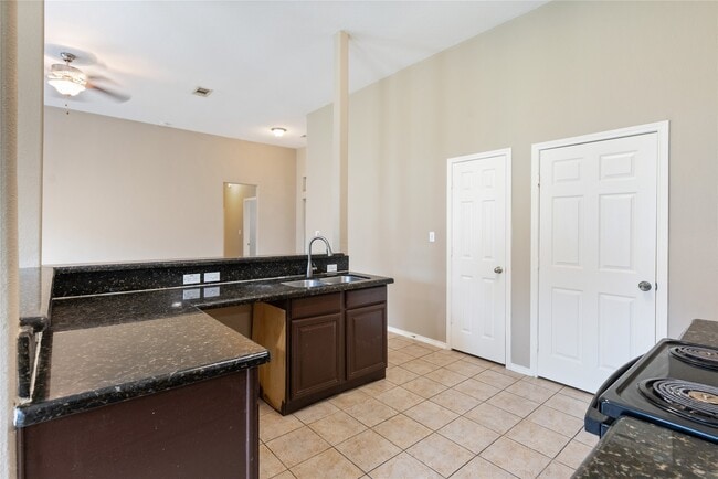 Building Photo - 9104 N Green River Dr