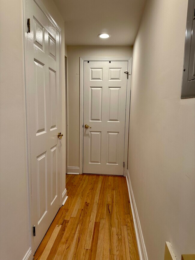 Building Photo - 139 Garden St