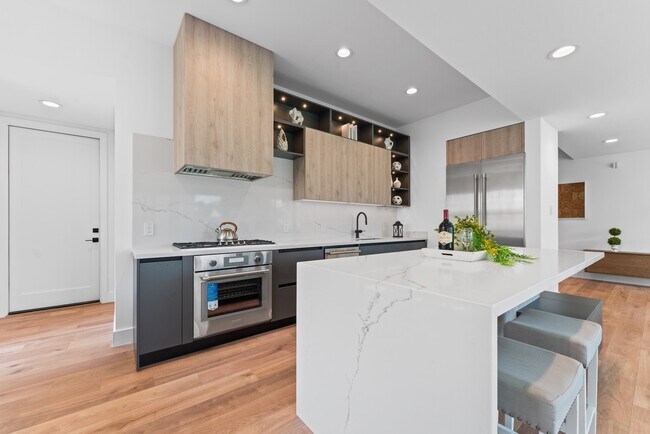 Building Photo - 6711 Housman