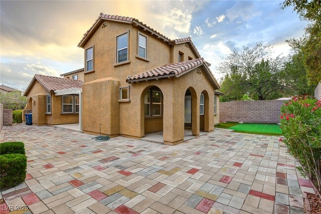 Building Photo - 620 Apricot Rose Pl