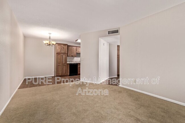 Building Photo - 8625 E Belleview Pl