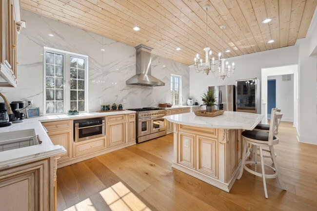 Building Photo - 509 Debordieu Blvd