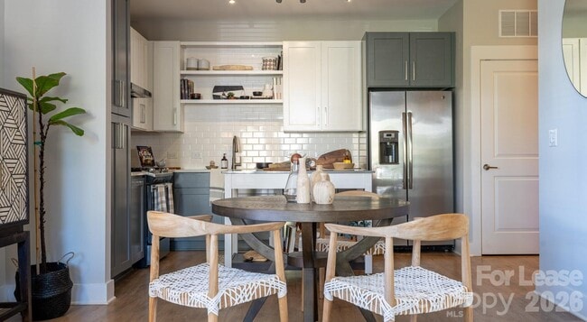 Building Photo - 6408 Providence Farm Ln