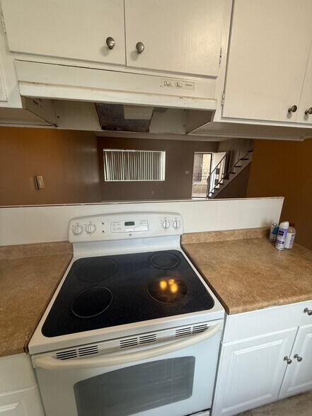 Building Photo - 4530 Vandever Ave