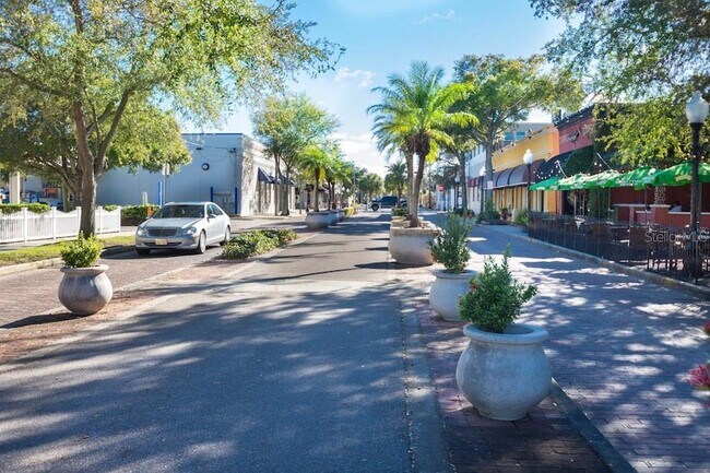 Building Photo - 103 W Park St