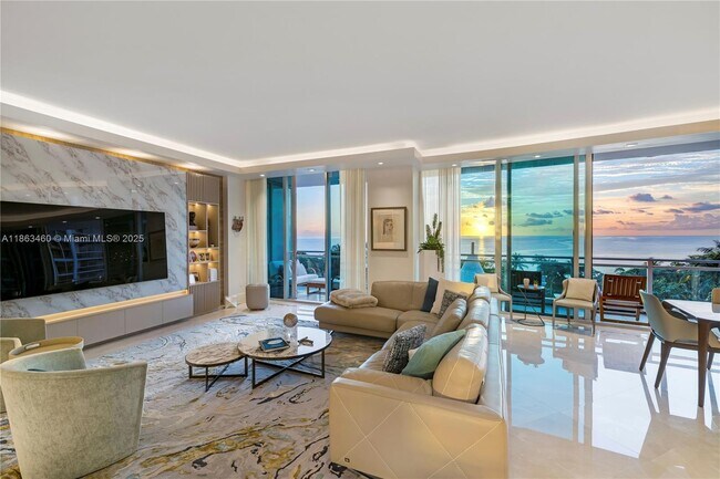 Primary Photo - 10295 Collins Ave