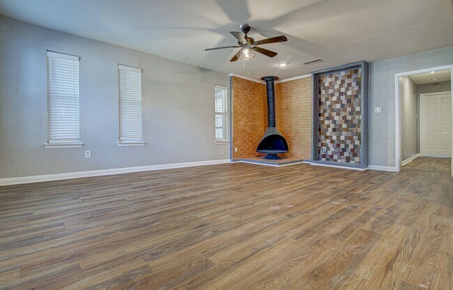 Building Photo - 1807 Briar Hill Dr