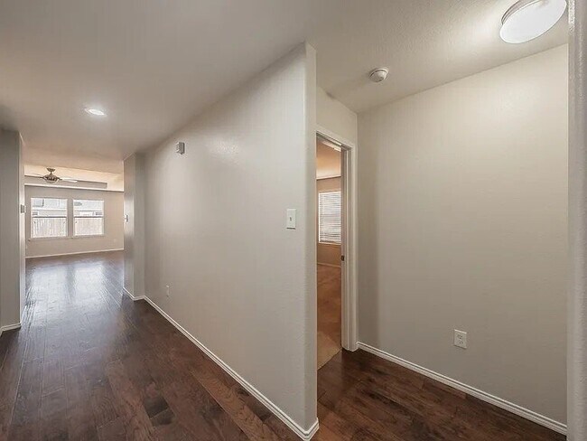 Building Photo - 7525 Berrenda Dr