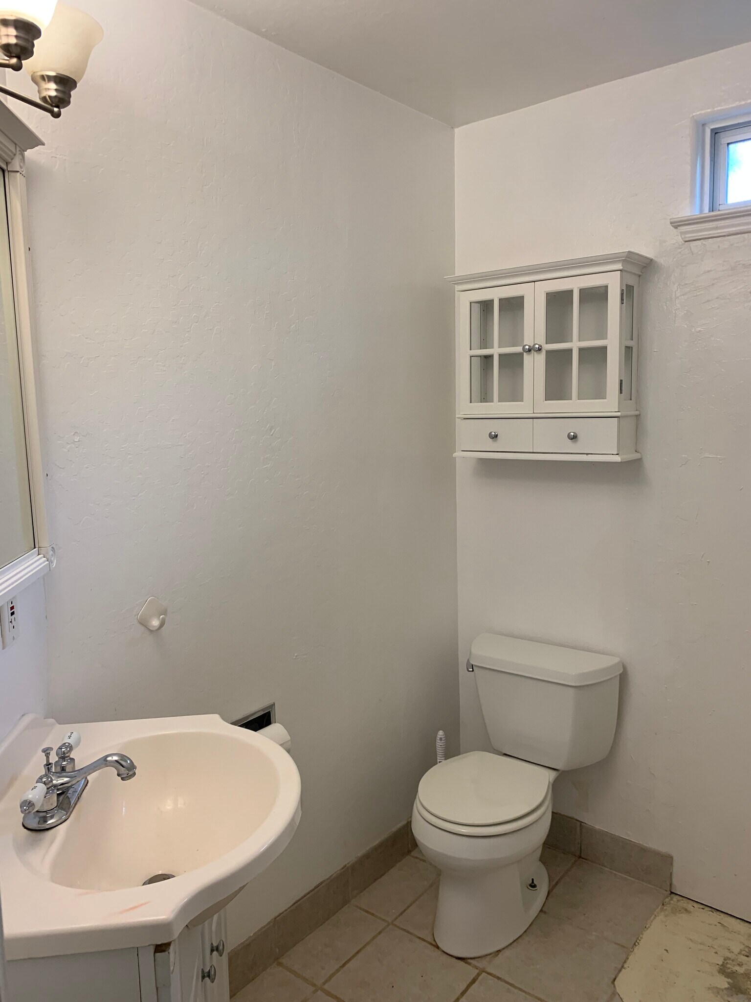 Building Photo - 415 Laurent St